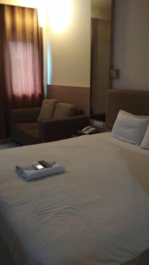 Penthouse Hotel Jakarta Buitenkant foto